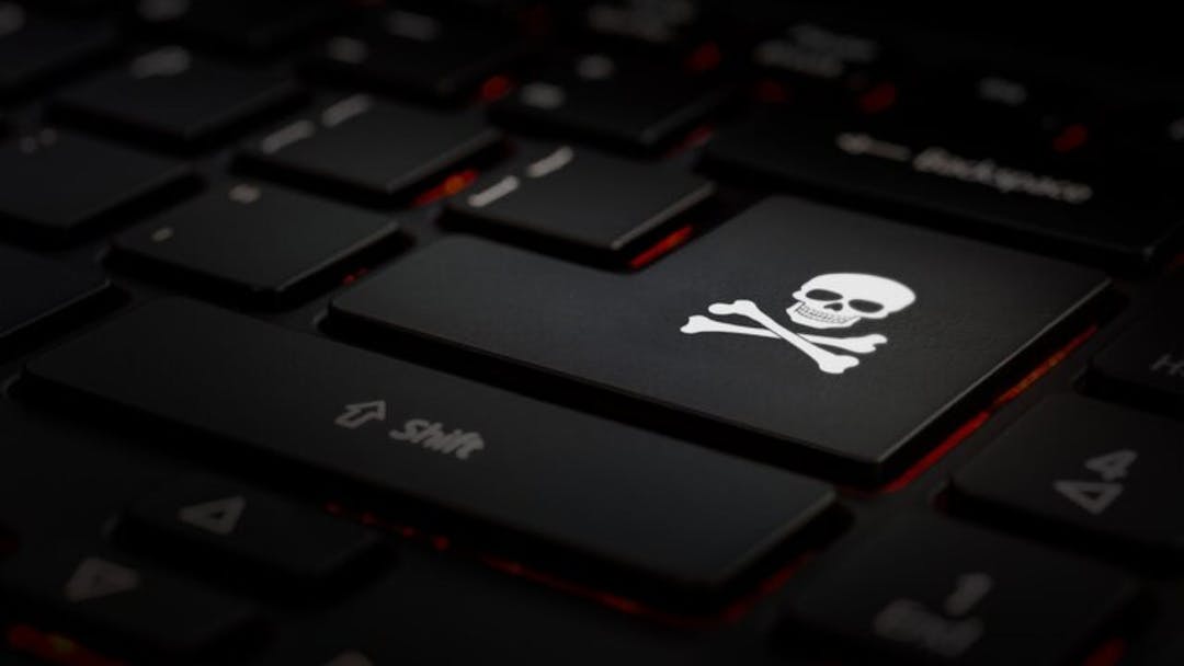 Brasil registra primeira condenação à prisão por pirataria: marco histórico na defesa da indústria criativa